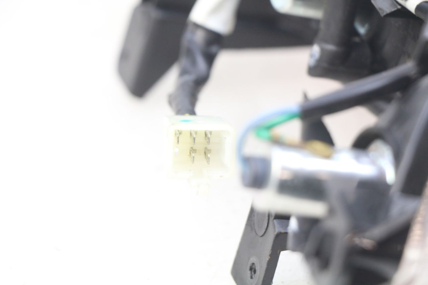 photo de FEU ARRIERE PEUGEOT KISBEE 4T 50 (2010 - 2017) - Zoom état d’usage