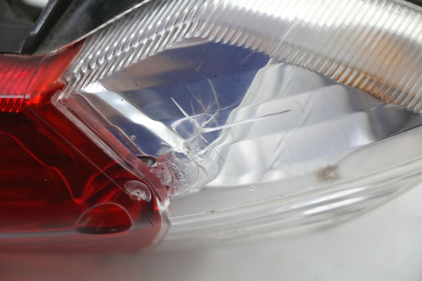 photo de FEU ARRIERE PEUGEOT KISBEE 4T 50 (2010 - 2017) - Gros plan technique