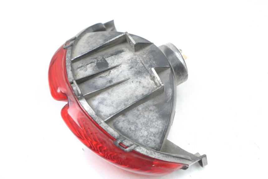 photo de FEU ARRIERE RENAULT KOURANOS 125 (2001 - 2004) - Gros plan technique