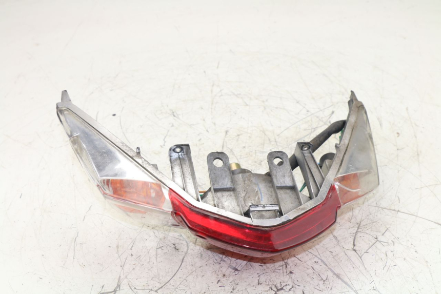 photo de FEU ARRIERE KYMCO AGILITY RS 4T 50 (2009 - 2013) - État de surface