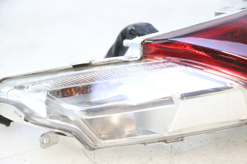 photo de FEU ARRIERE PIAGGIO LIBERTY IGET 4T 50 (2015 - 2020) - Zoom état d’usage