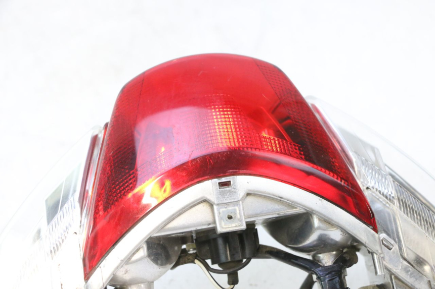 photo de FEU ARRIERE PIAGGIO LIBERTY IGET 4T 50 (2015 - 2020) - Gros plan technique