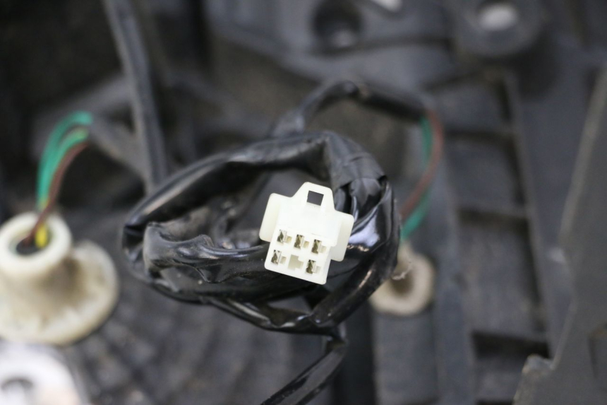 photo de FEU ARRIERE LONGJIA SHARPY 125 (2020 - 2024) - Points de fixation