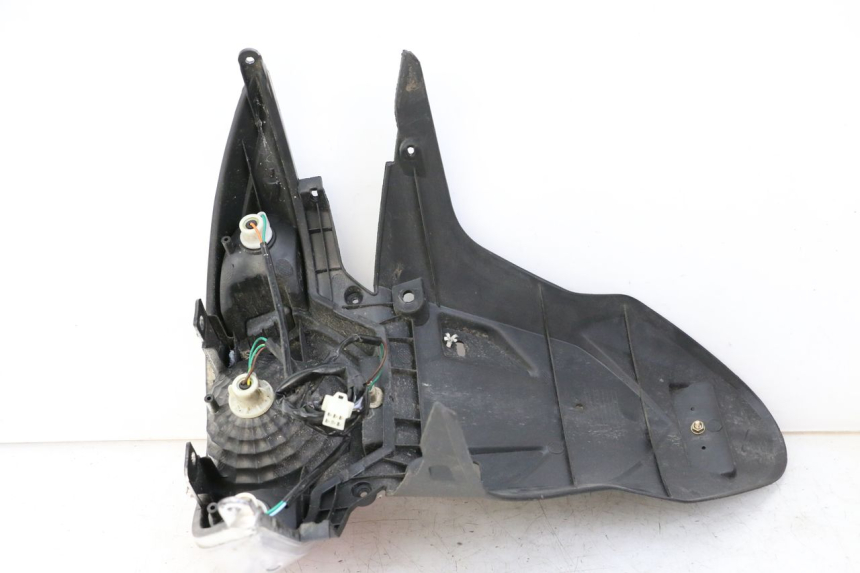 photo de FEU ARRIERE LONGJIA SHARPY 125 (2020 - 2024) - État de surface