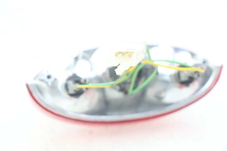 photo de FEU ARRIERE PEUGEOT LUDIX BLASTER 50 (2006 - 2014) - Gros plan technique