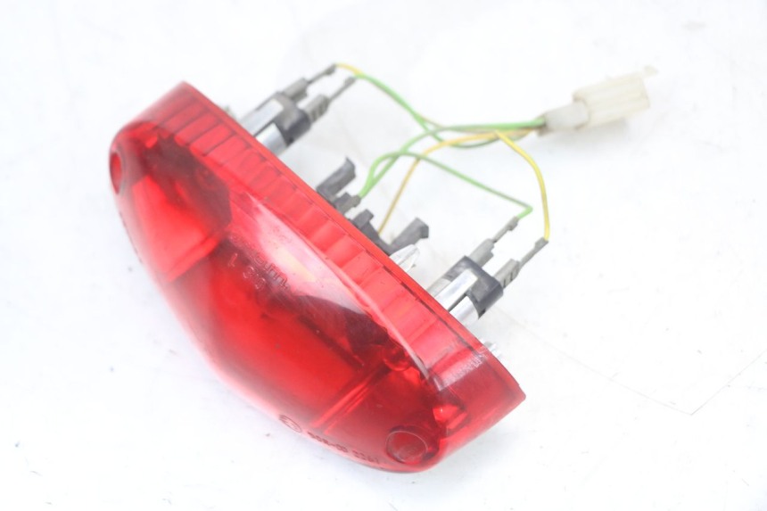 photo de FEU ARRIERE PEUGEOT LUDIX 50 (2005 - 2007) - Autre angle de vue
