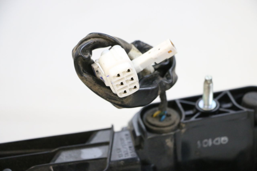 photo de FEU ARRIERE YAMAHA NEO'S CORE 1 (2022 - 2026) - Vue d’ensemble