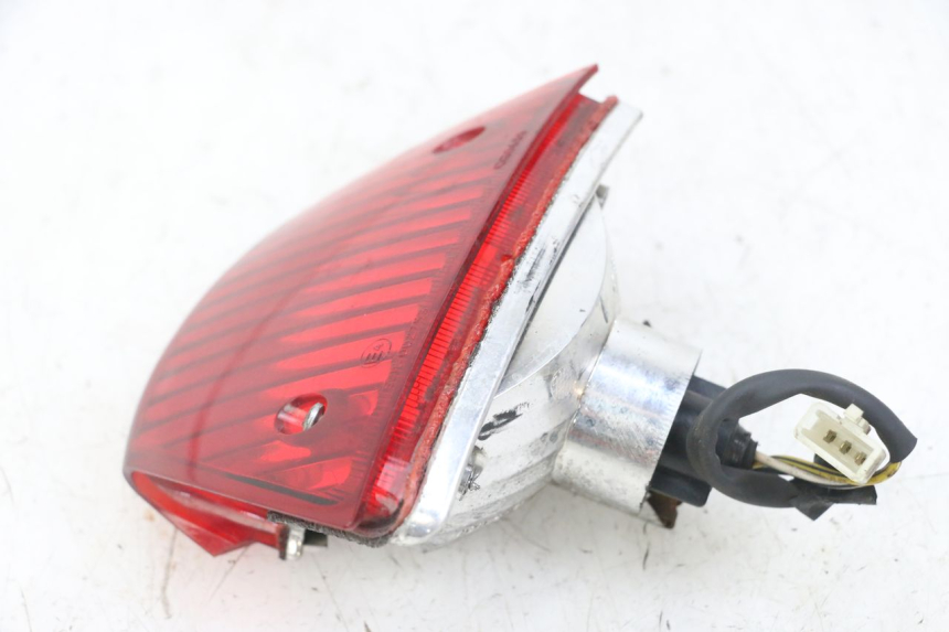 photo de FEU ARRIERE PIAGGIO NEW TYPHOON 50 (2018 - 2021) - Gros plan technique