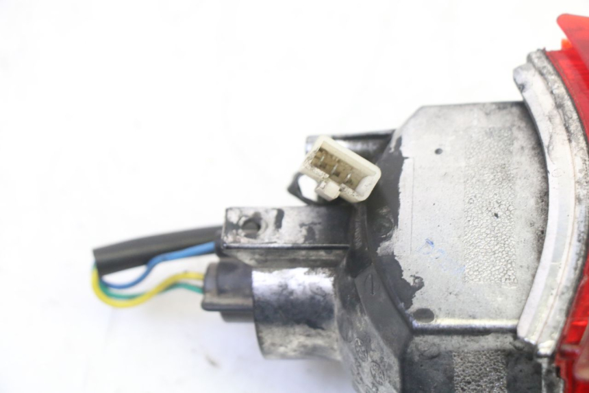 photo de FEU ARRIERE PIAGGIO NEW TYPHOON 50 (2010 - 2017) - Autre angle de vue