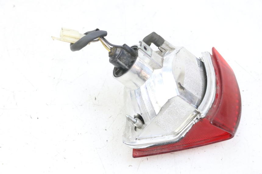 photo de FEU ARRIERE PIAGGIO NEW TYPHOON 50 (2018 - 2021) - Gros plan technique