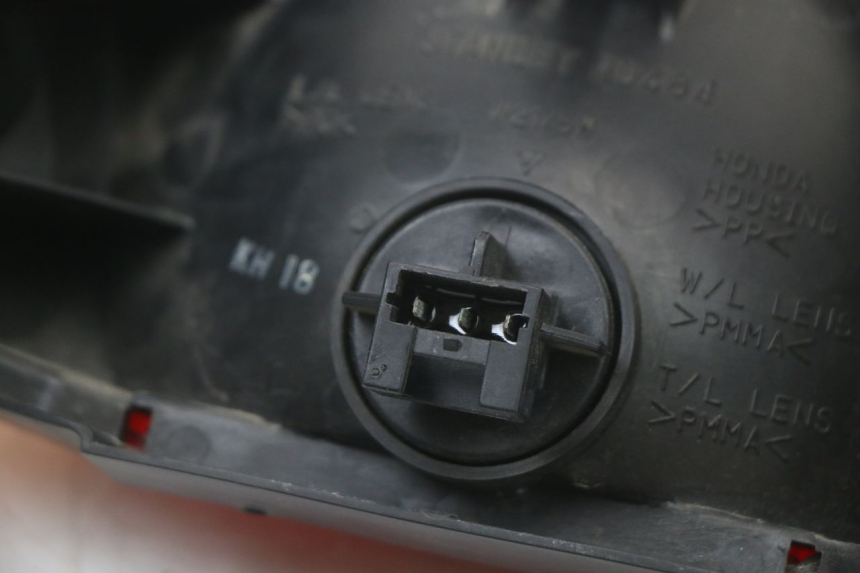 photo de FEU ARRIERE HONDA NTV DEAUVILLE 650 (1998 - 2001) - Pièce contrôlée