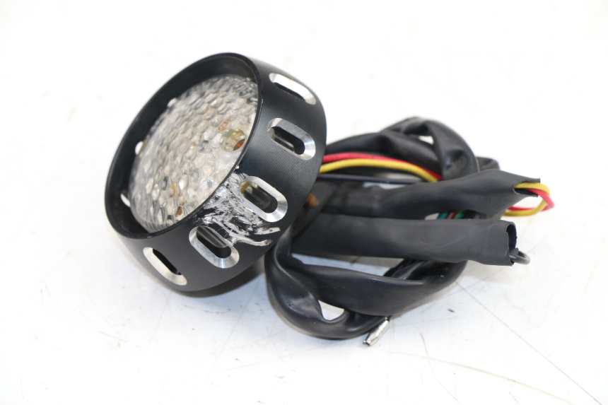 photo de FEU ARRIERE ASTOR ORCAL 125 (2015 - 2017) - Gros plan technique