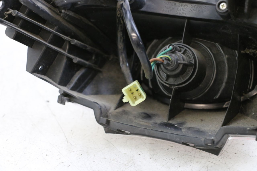 photo de FEU ARRIERE HONDA PCX (JF47) 125 (2012 - 2013) - Zoom état d’usage