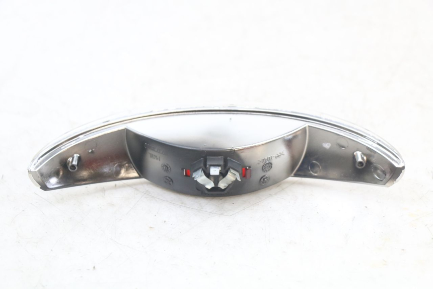 photo de FEU ARRIERE PEUGEOT ELYSTAR 50 (2002 - 2014) - Autre angle de vue