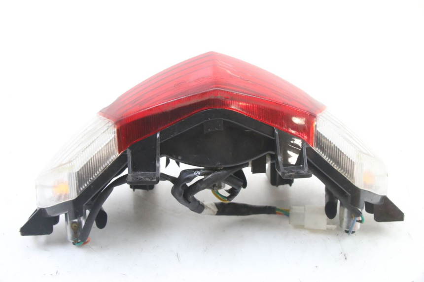 photo de FEU ARRIERE PEUGEOT KISBEE 4T 50 (2018 - 2022) - Gros plan technique