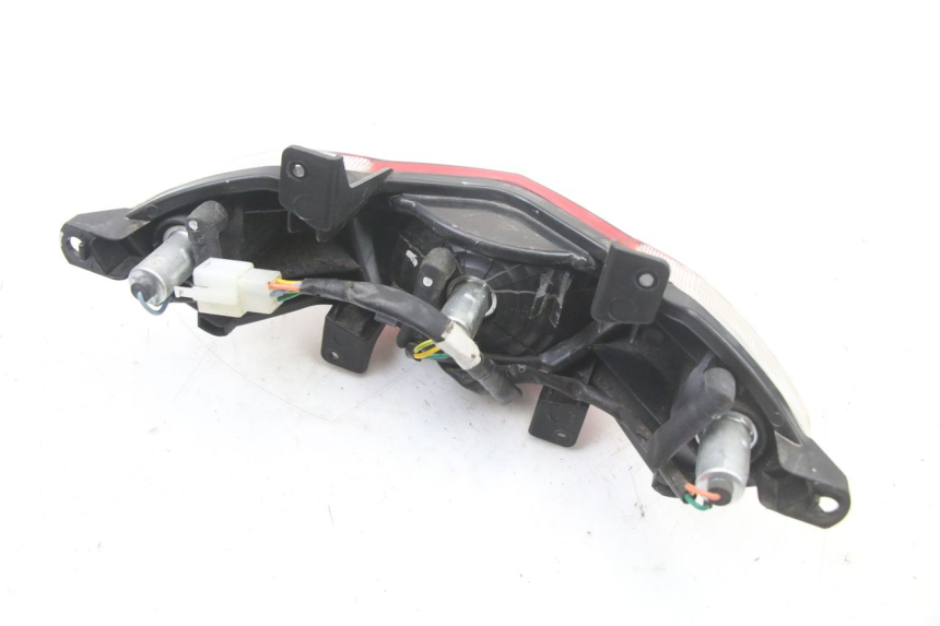 photo de FEU ARRIERE PEUGEOT KISBEE 4T 50 (2018 - 2022) - État de surface