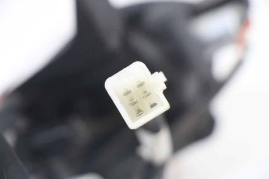 photo de FEU ARRIERE PEUGEOT KISBEE 4T 50 (2018 - 2022) - Marquages et références