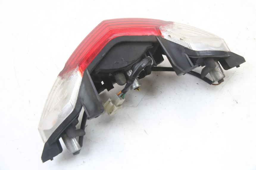 photo de FEU ARRIERE PEUGEOT KISBEE 4T 50 (2018 - 2022) - Gros plan technique