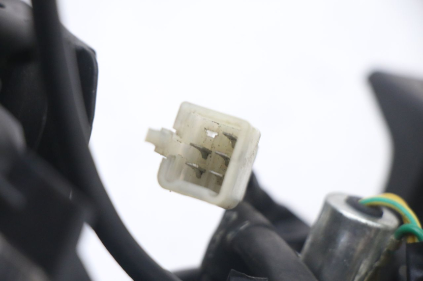 photo de FEU ARRIERE PEUGEOT KISBEE 4T 50 (2018 - 2022) - État de surface