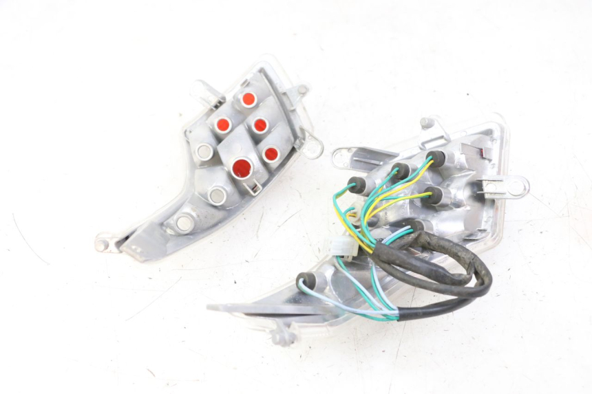 photo de FEU ARRIERE PEUGEOT VIVACITY 125 (2010 - 2017) - Zoom état d’usage