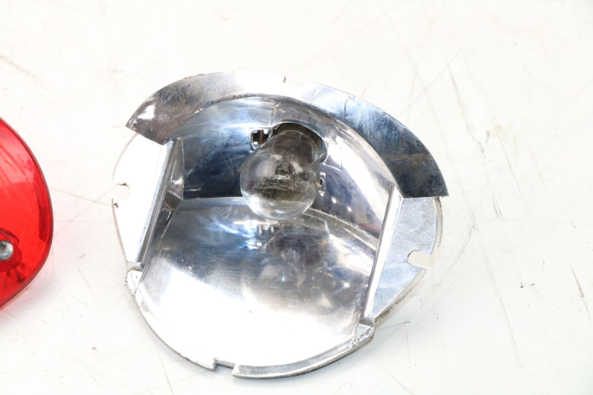 photo de FEU ARRIERE PIAGGIO LIBERTY 2T 50 (2009 - 2013) - Zoom état d’usage