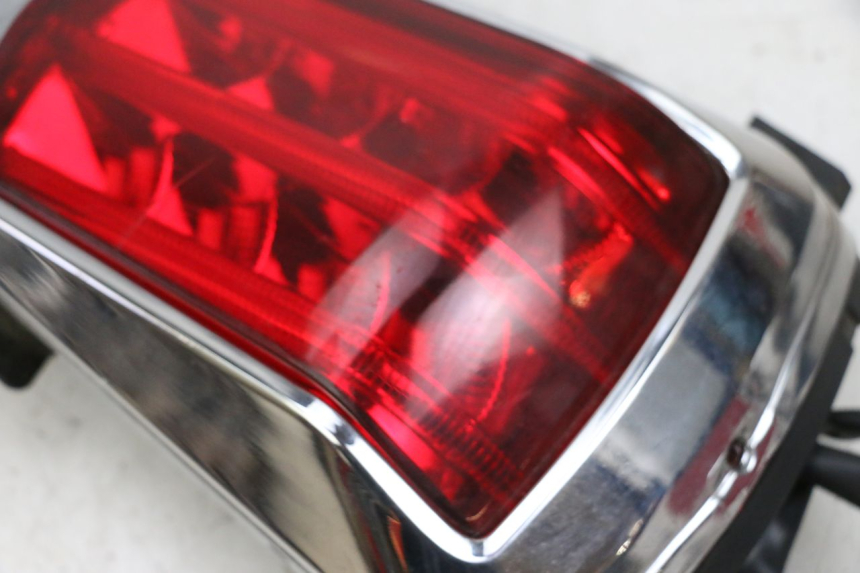 photo de FEU ARRIERE EFUN PUSA 1 - Zoom état d’usage