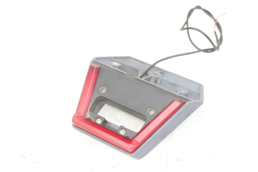 photo de FEU ARRIERE PUNK ELECTRIC RIDER 1 - Gros plan technique