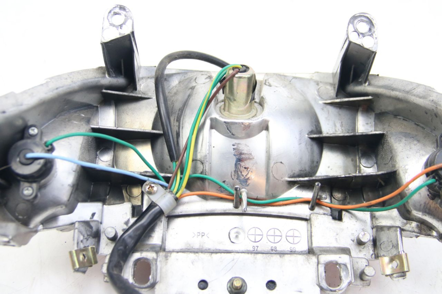 photo de FEU ARRIERE TNT MOTOR ROMA 10' 4T 50 (2019 - 2022) - Vue d’ensemble