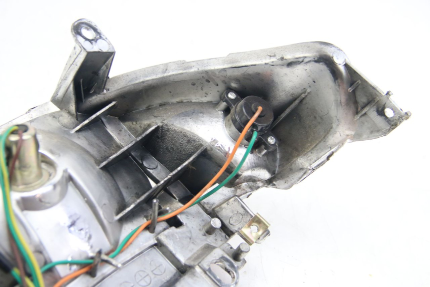 photo de FEU ARRIERE TNT MOTOR ROMA 10' 4T 50 (2019 - 2022) - Points de fixation