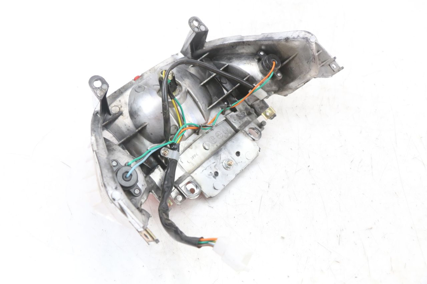 photo de FEU ARRIERE TNT MOTOR ROMA 10' 4T 50 (2019 - 2022) - Gros plan technique