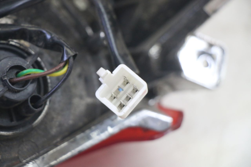 photo de FEU ARRIERE JM MOTORS SANTANA EVO 50 (2024 - 2026) - État de surface