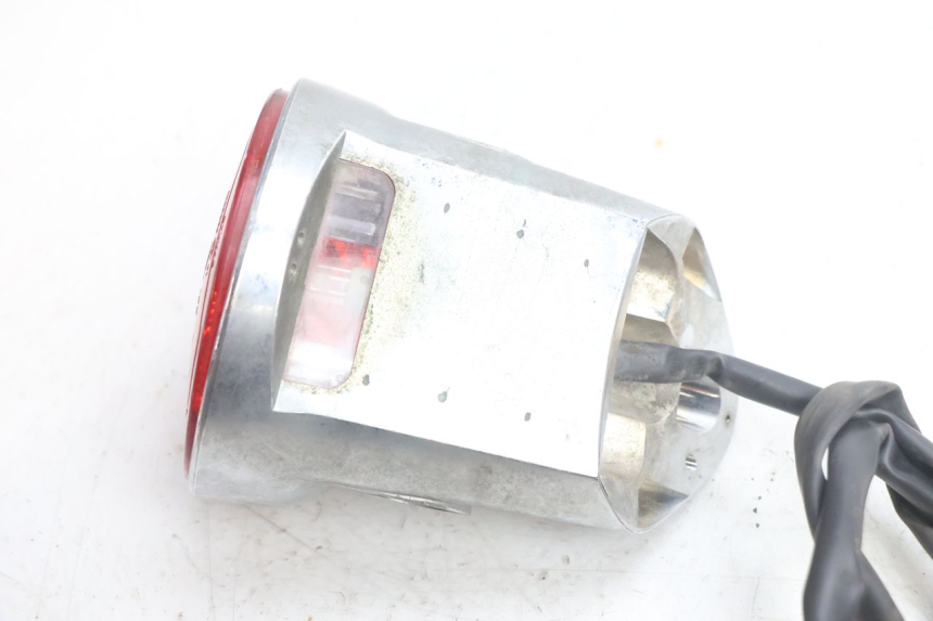photo de FEU ARRIERE APRILIA SCARABEO GT 125 (1999 - 2007) - Points de fixation