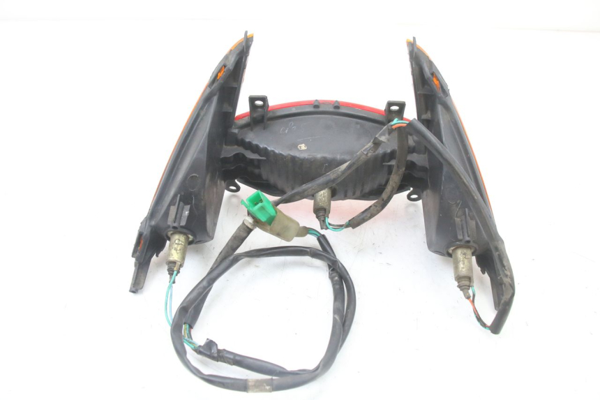photo de FEU ARRIERE HONDA SCV LEAD 100 (2003 - 2007) - Gros plan technique
