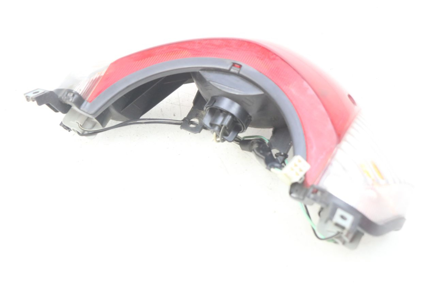 photo de FEU ARRIERE SUZUKI SIXTEEN 125 (2008 - 2010) - Points de fixation