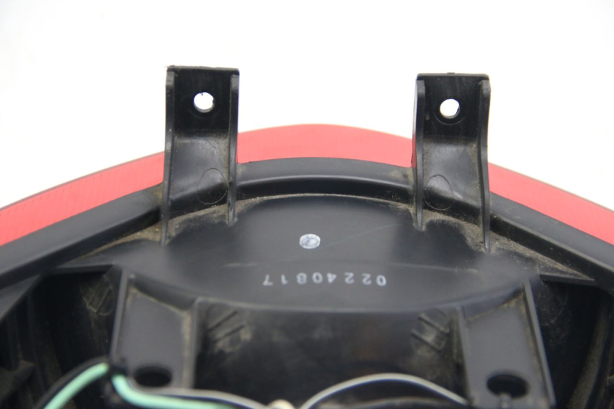 photo de FEU ARRIERE SUZUKI SIXTEEN 125 (2008 - 2010) - Vue produit