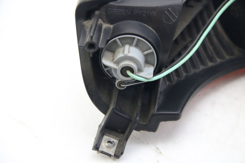 photo de FEU ARRIERE SUZUKI SIXTEEN 125 (2008 - 2010) - Zoom composants