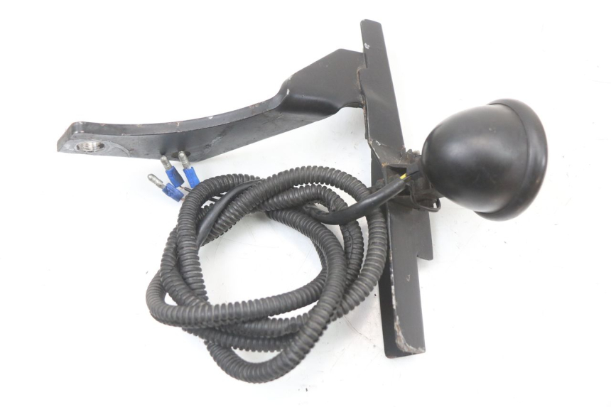 photo de FEU ARRIERE HARLEY DAVIDSON SPORTSTER XL CUSTOM 1200 (2003 - 2004) - Gros plan technique