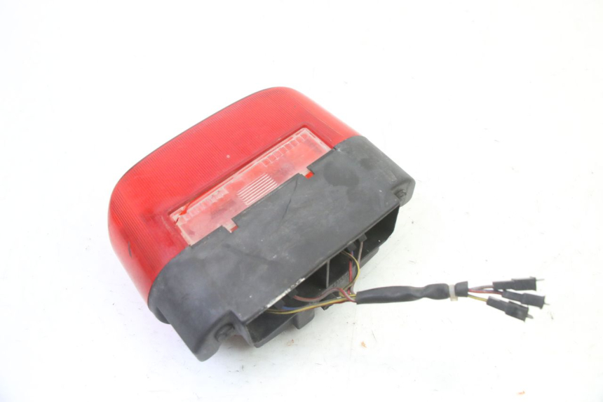 photo de FEU ARRIERE TRIUMPH SPRINT 900 (1995 - 1998) - Gros plan technique