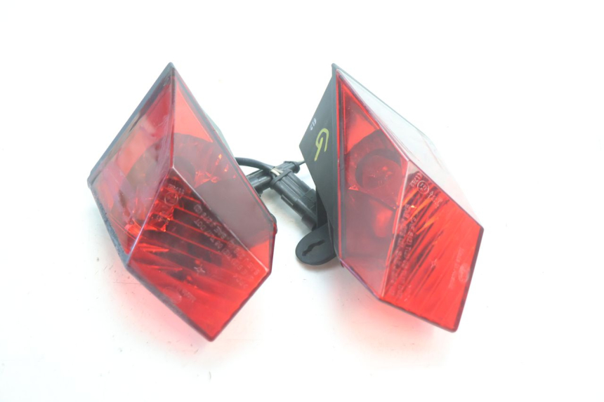 photo de FEU ARRIERE CAN-AM SPYDER RS 1000 (2008 - 2012) - Points de fixation