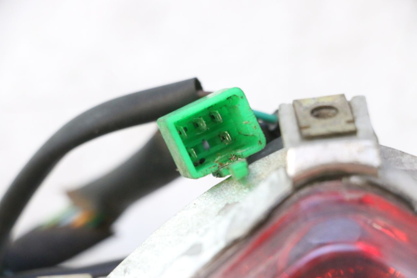 photo de FEU ARRIERE KYMCO SUPER 8 2T 50 (2007 - 2013) - État de surface