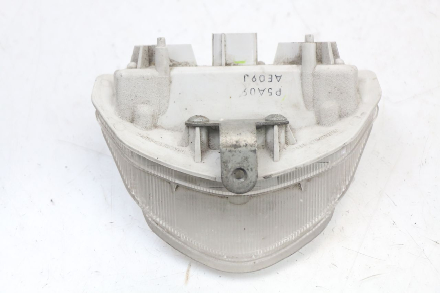 photo de FEU ARRIERE SUZUKI GSR 750 (2011 - 2017) - Gros plan technique