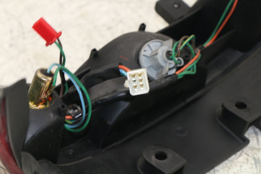 photo de FEU ARRIERE SYM JOYRIDE 125 (2002 - 2009) - Zoom état d’usage