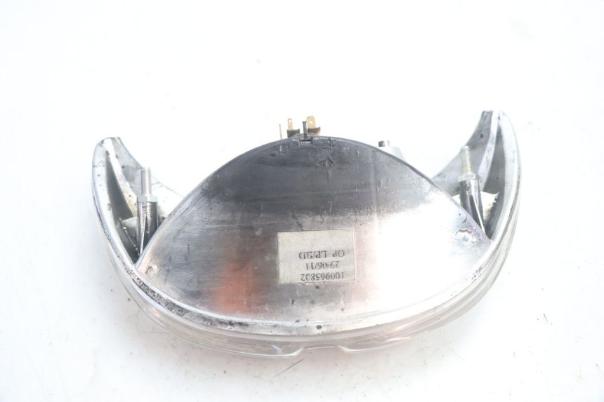 photo de FEU ARRIERE PEUGEOT TREKKER TKR 50 (2005 - 2014) - Autre angle de vue