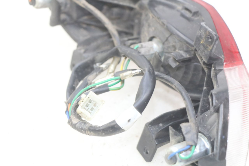 photo de FEU ARRIERE PEUGEOT TWEET 4T 50 (2010 - 2014) - Zoom état d’usage