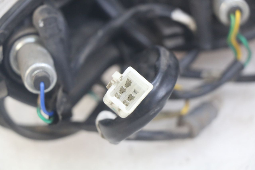 photo de FEU ARRIERE PEUGEOT TWEET 4T 50 (2018 - 2022) - Gros plan technique