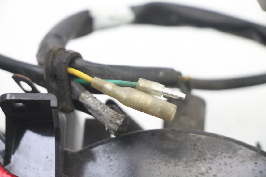 photo de FEU ARRIERE PEUGEOT TWEET 4T 50 (2018 - 2022) - Points de fixation