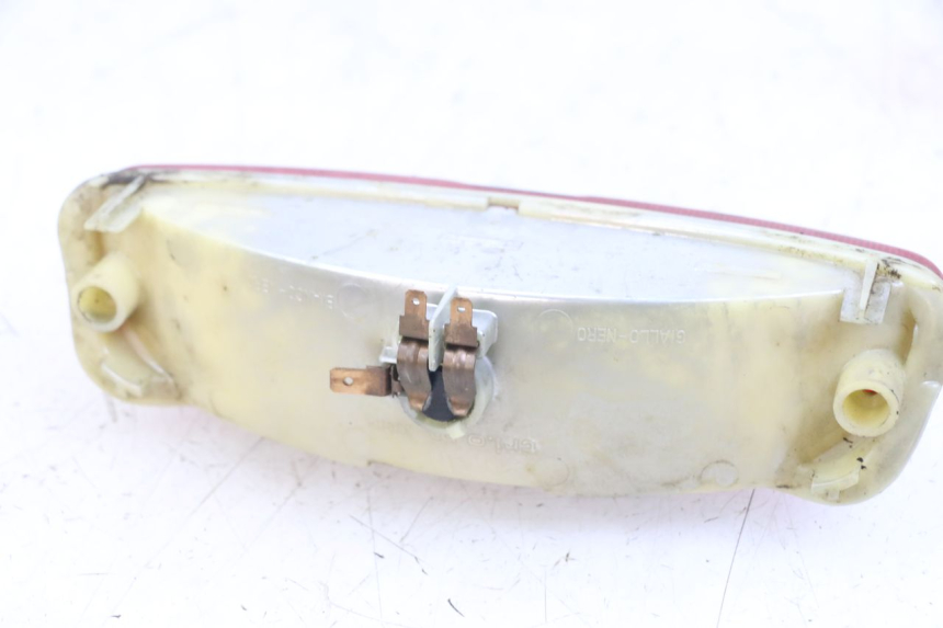 photo de FEU ARRIERE PIAGGIO TYPHOON 80 (1994 - 1997) - Gros plan technique