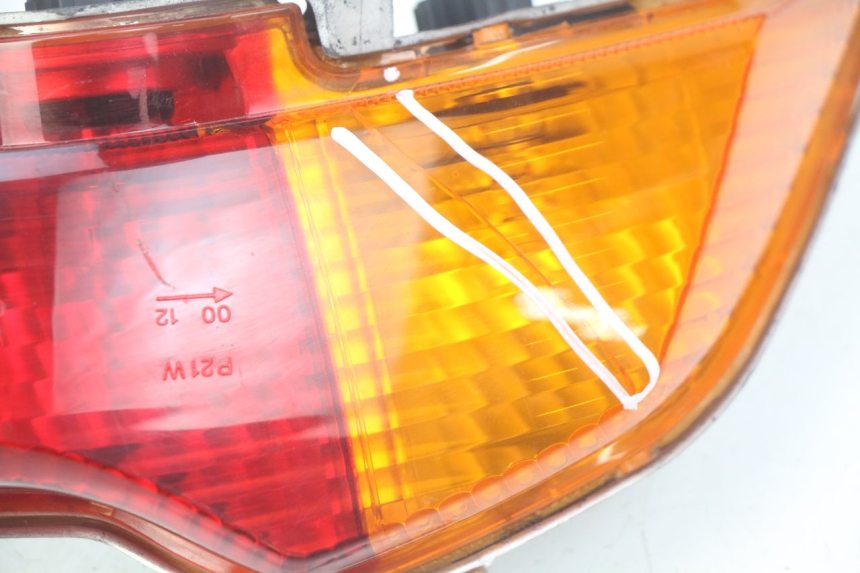 photo de FEU ARRIERE SUZUKI UH BURGMAN 125 (2002 - 2006) - Points de fixation