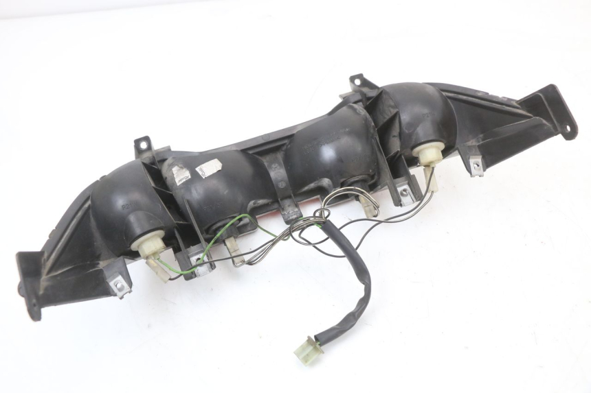 photo de FEU ARRIERE SUZUKI UH BURGMAN 125 (2002 - 2006) - Gros plan technique