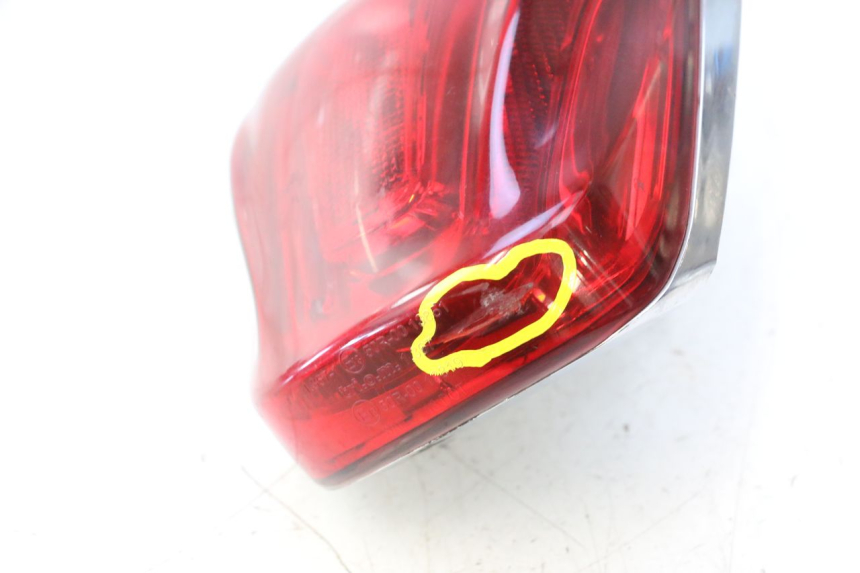 photo de FEU ARRIERE PIAGGIO VESPA PRIMAVERA 2T 50 (2013 - 2018) - Points de fixation